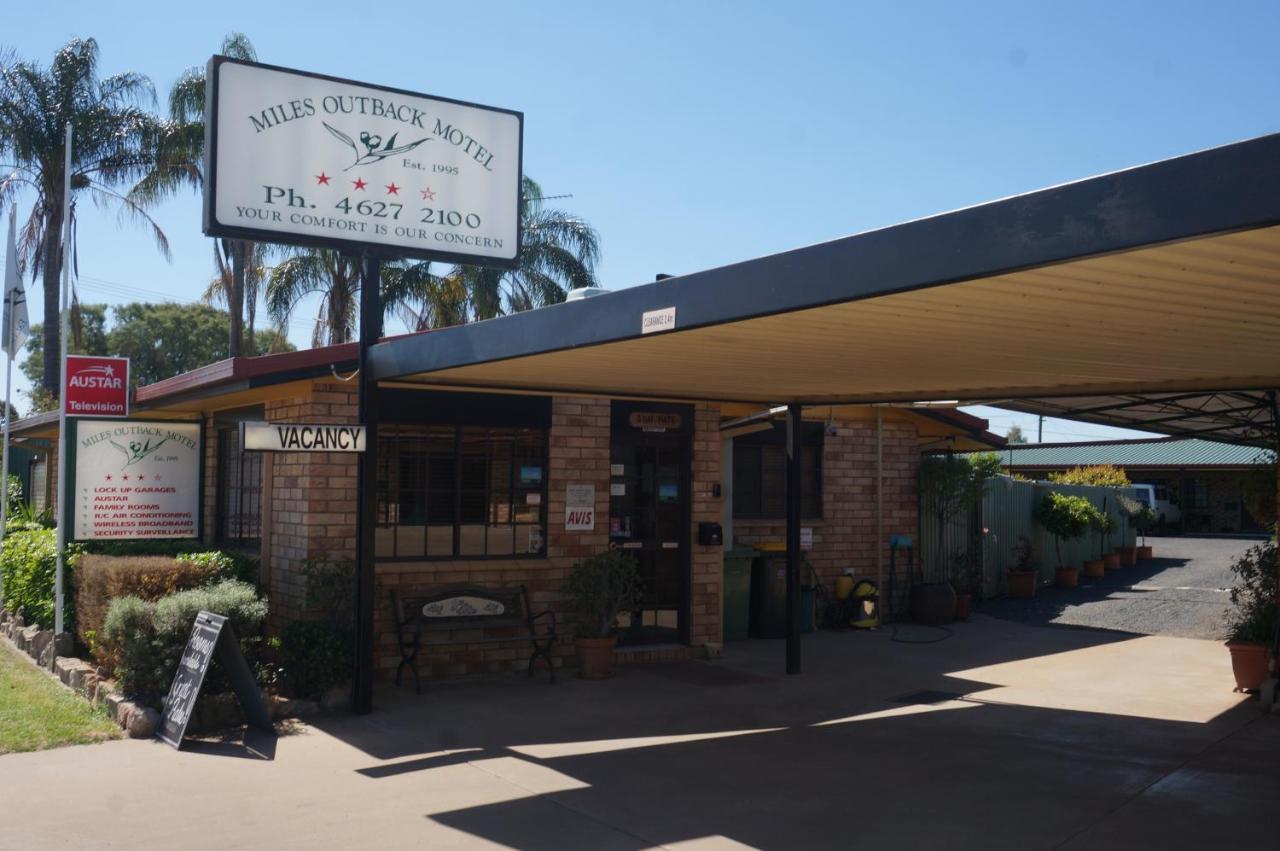 Miles Outback Motel מראה חיצוני תמונה